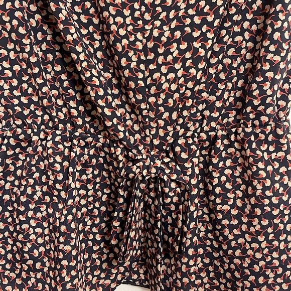 Patterned Blouse . - Picture 2 of 2